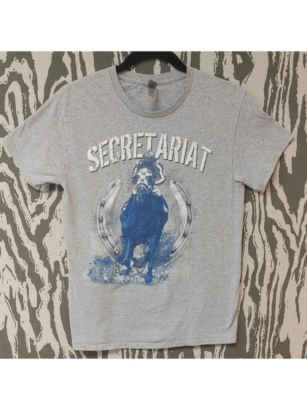 Grey Secretariat Colonial Downs horse racing tee Size S